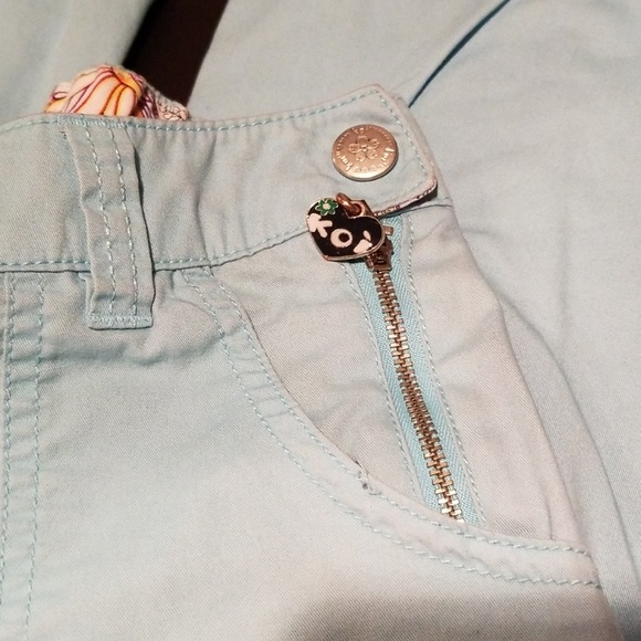 Scrub - Picture 3 of 6